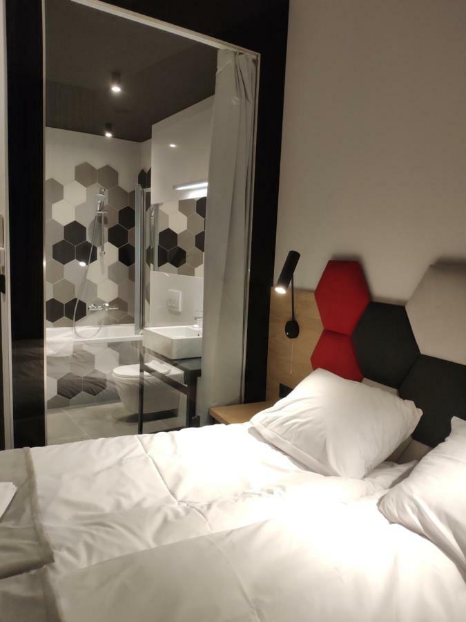 H33 Apartamenty บือตอม ภายนอก รูปภาพ