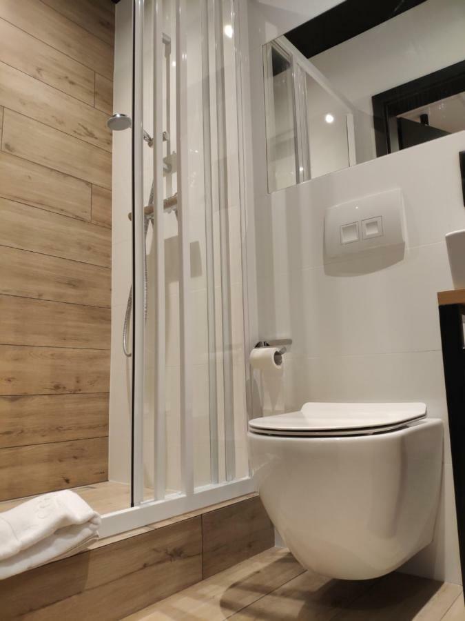 H33 Apartamenty บือตอม ภายนอก รูปภาพ