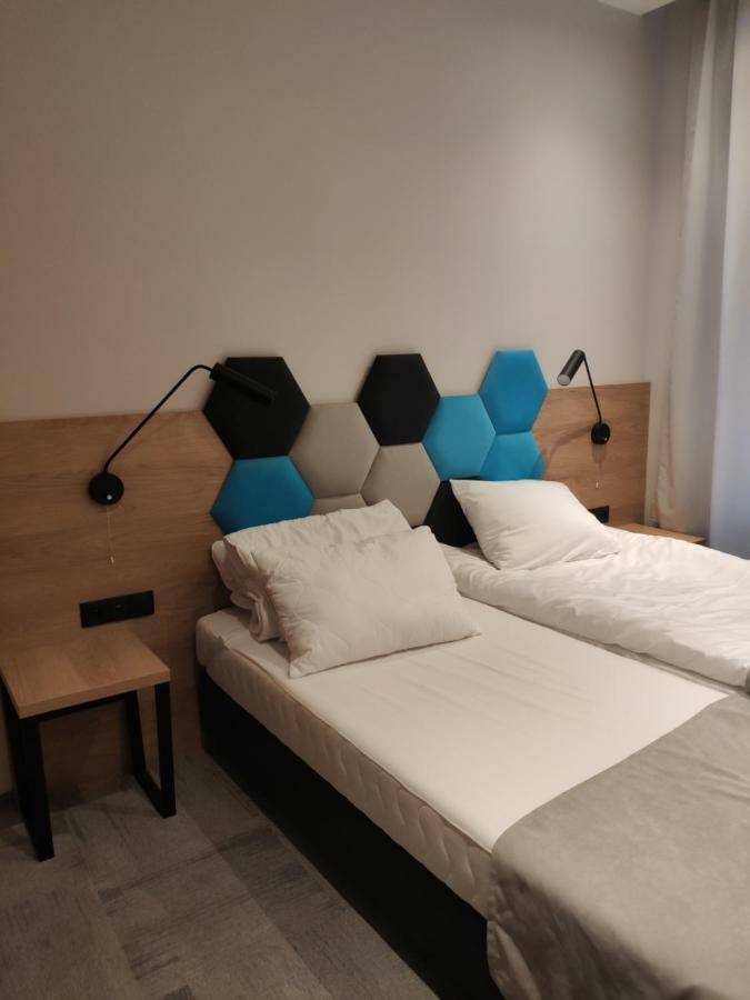 H33 Apartamenty บือตอม ภายนอก รูปภาพ